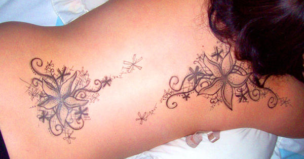 floral back tattoo | Flower Tattoo
