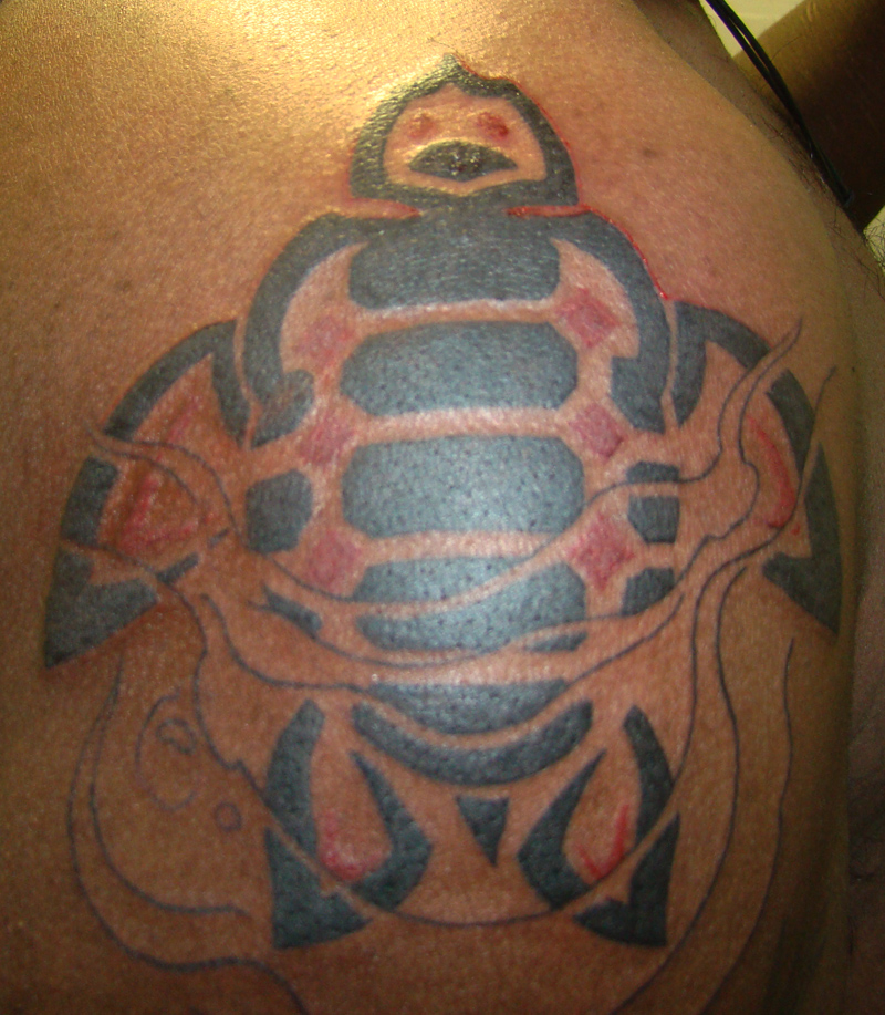 Tribal Turt - shoulder tattoo