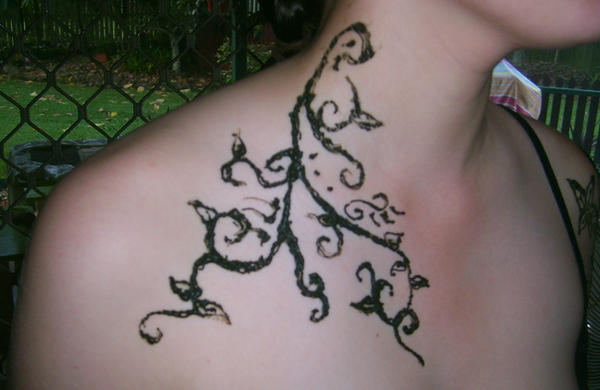 neck henna by CaSH3W53 on