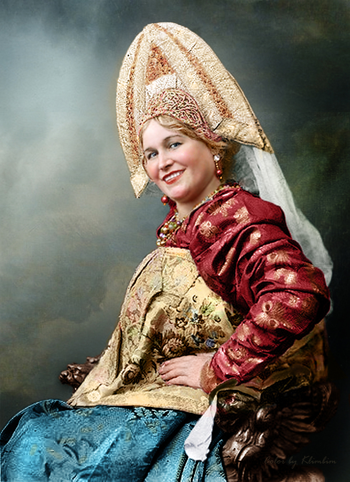 Of Woman In Traditional Russian 36