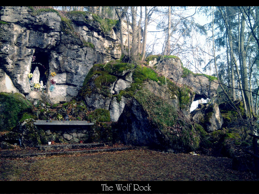 http://fc06.deviantart.net/fs70/i/2010/101/8/b/The_Wolf_Rock_by_LaMinoress.jpg