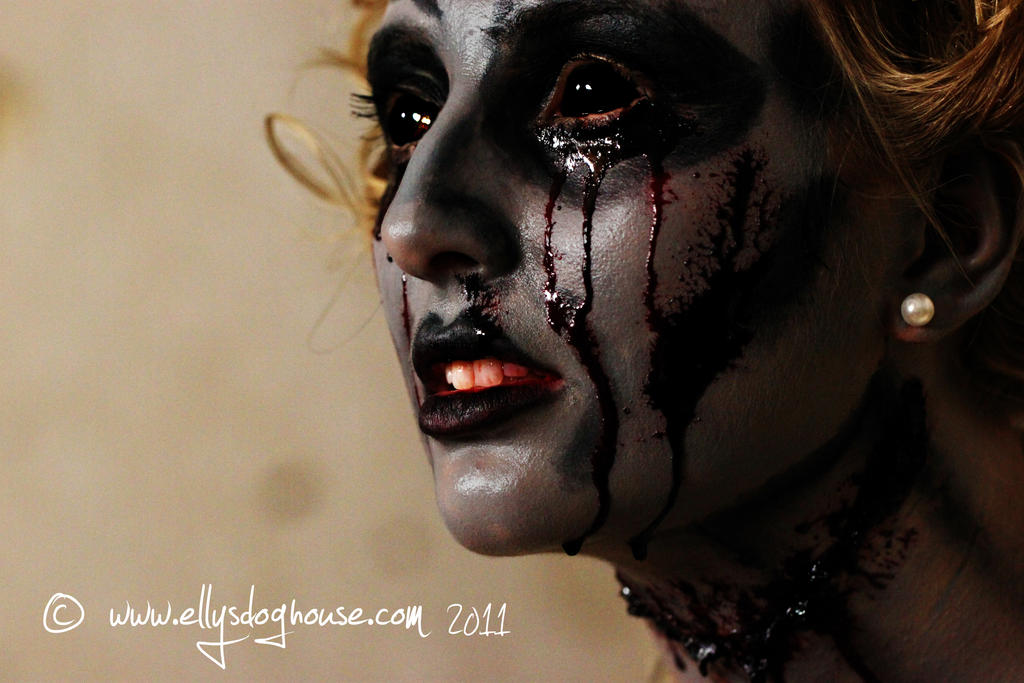 http://fc06.deviantart.net/fs70/i/2011/170/8/8/zombie_tears_by_ellysdoghouse-d3jddxn.jpg