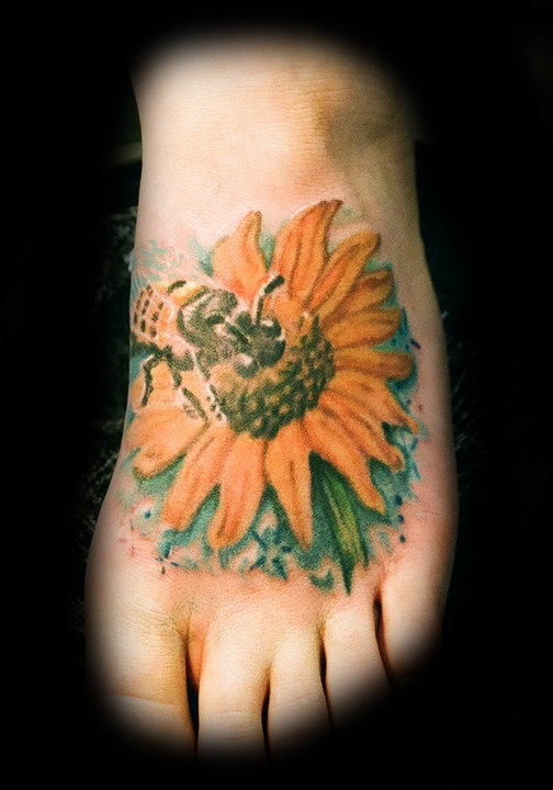 Bee | Flower Tattoo