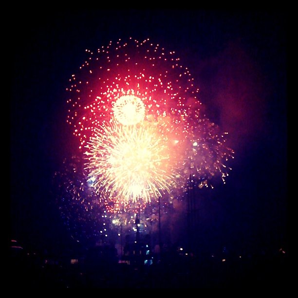 _new_year_fireworks__by_vivithedark-d36mbey.jpg