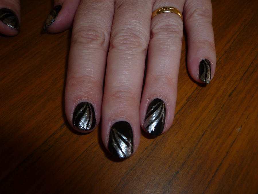 Black and Silver Swirl Nail Art by kkmaree on DeviantArt