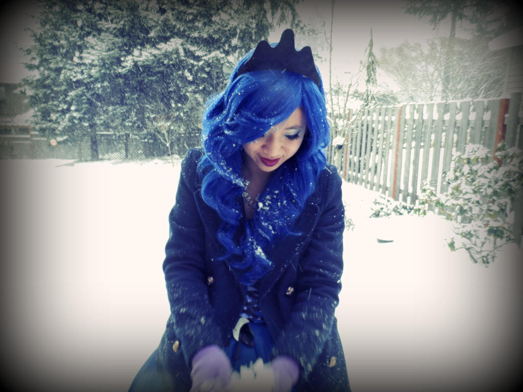 snow_luna_by_cookiecrisis-d75jspp.jpg