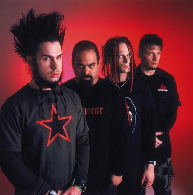  Wayne Static; MP3 player of choice: Cold, Black and White; Wallpaper 
